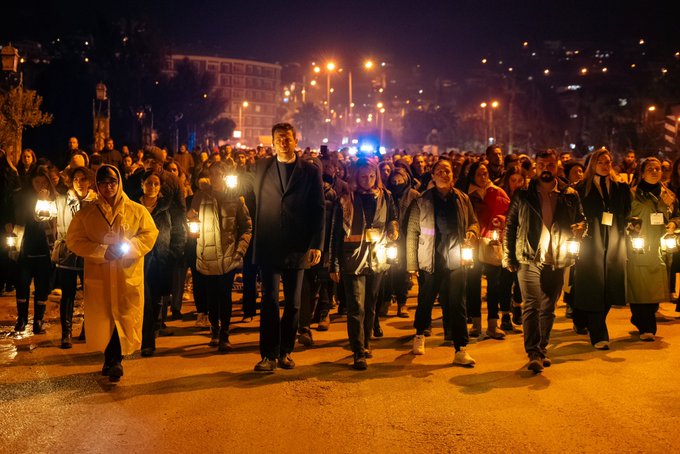Antakya'da 04:17'te anma: "Unutmak yok, affetmek yok",  "Gitmedik, buradayız"